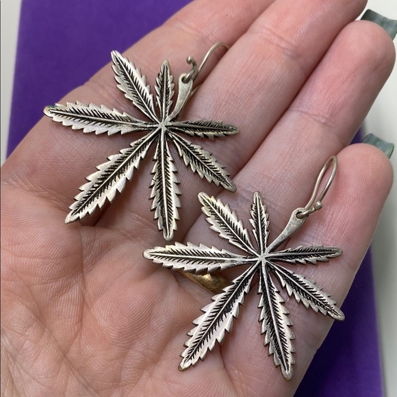 💛 Vintage Silver 925 Marijuana Leaf Hook Earrings - Picture 4 of 5